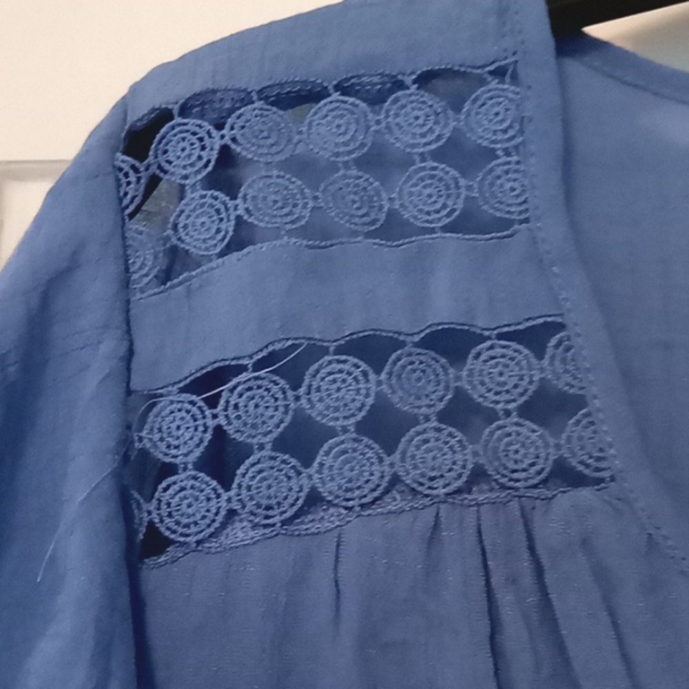 CURE Lace Detailed Tie Front Top 🆕 - Picture 3 of 9